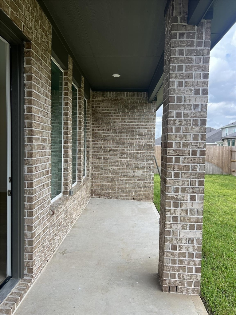 2619 Grove Crest Drive - Photo 2