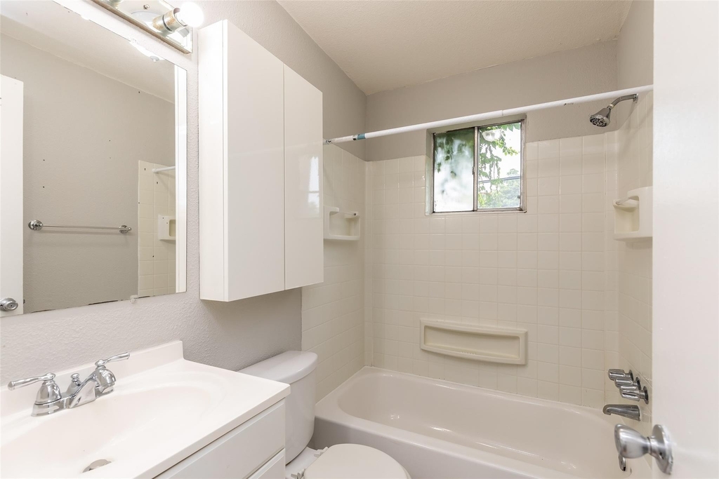 425 Emerson Street - Photo 12