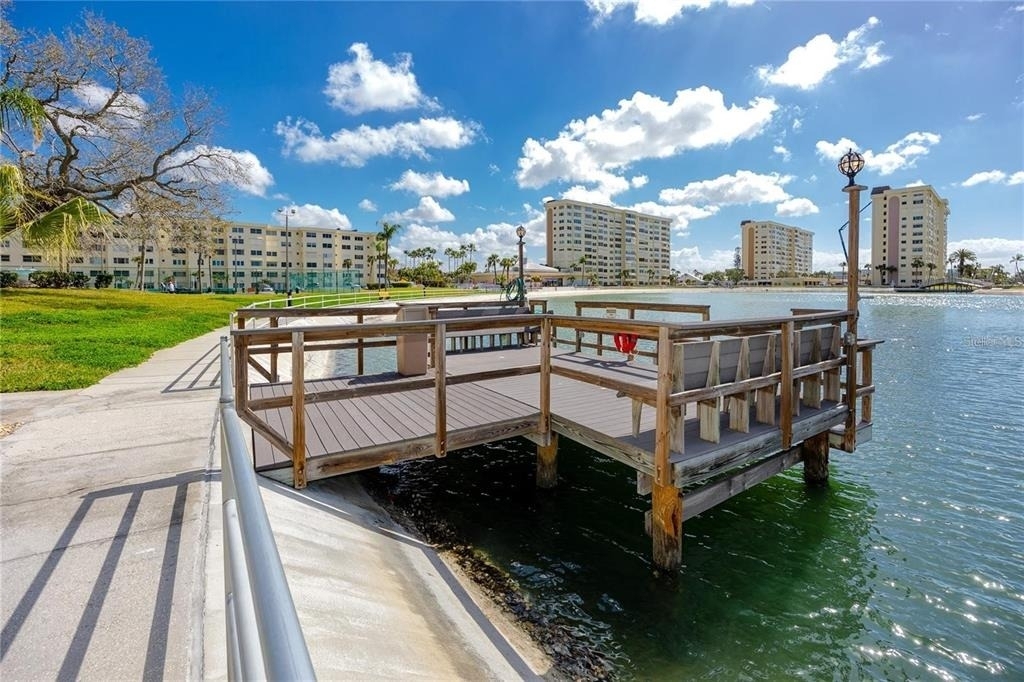 4650 Cove Circle - Photo 36
