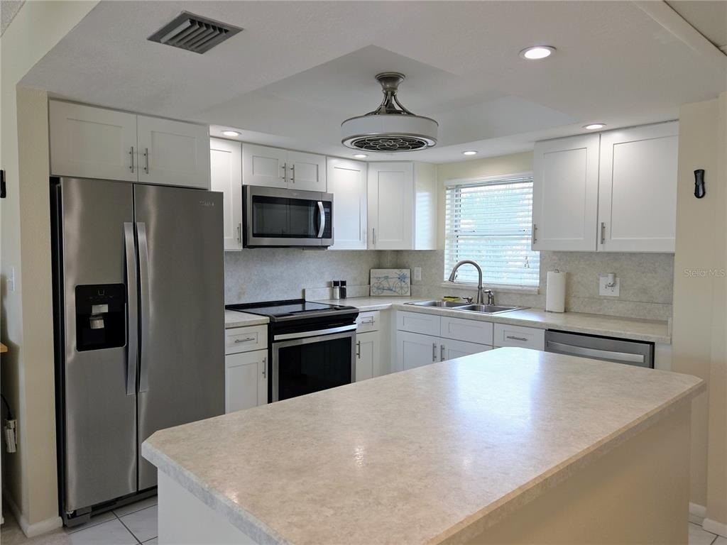 4650 Cove Circle - Photo 6