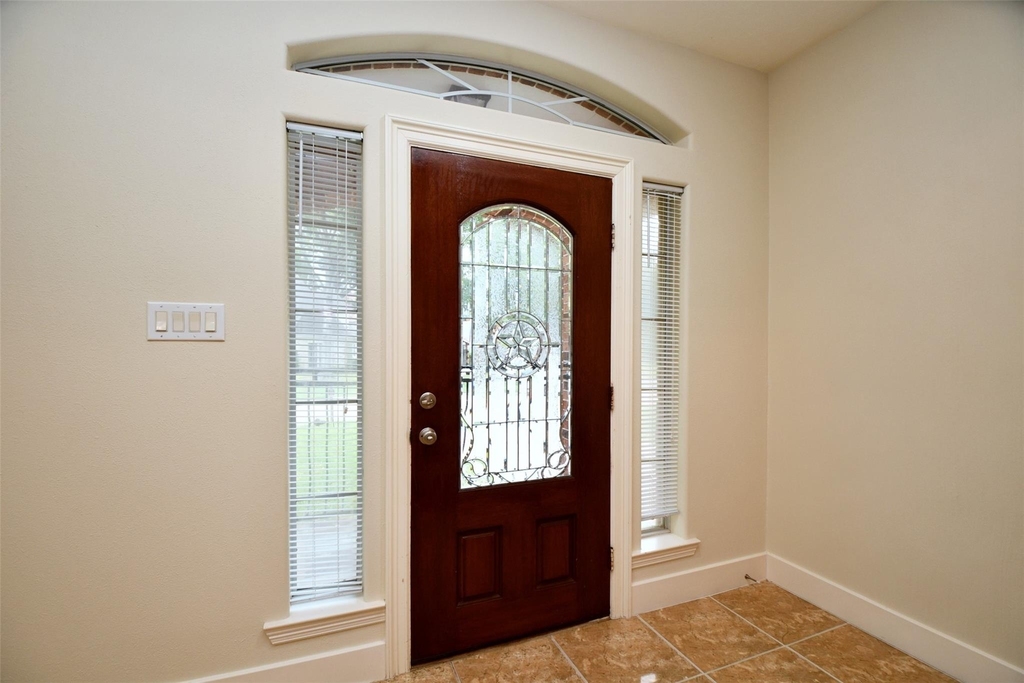 5211 Holly View - Photo 3