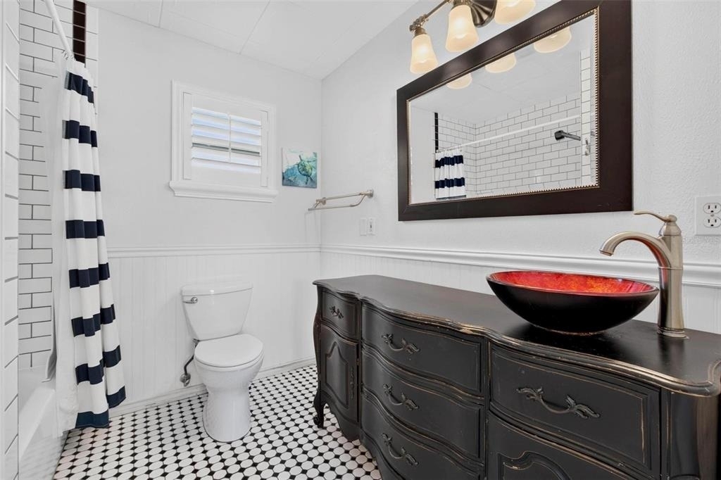 437 43rd Ave N - Photo 8