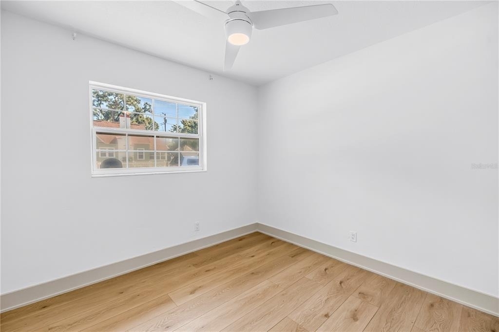 1230 Kenwood Avenue N - Photo 17
