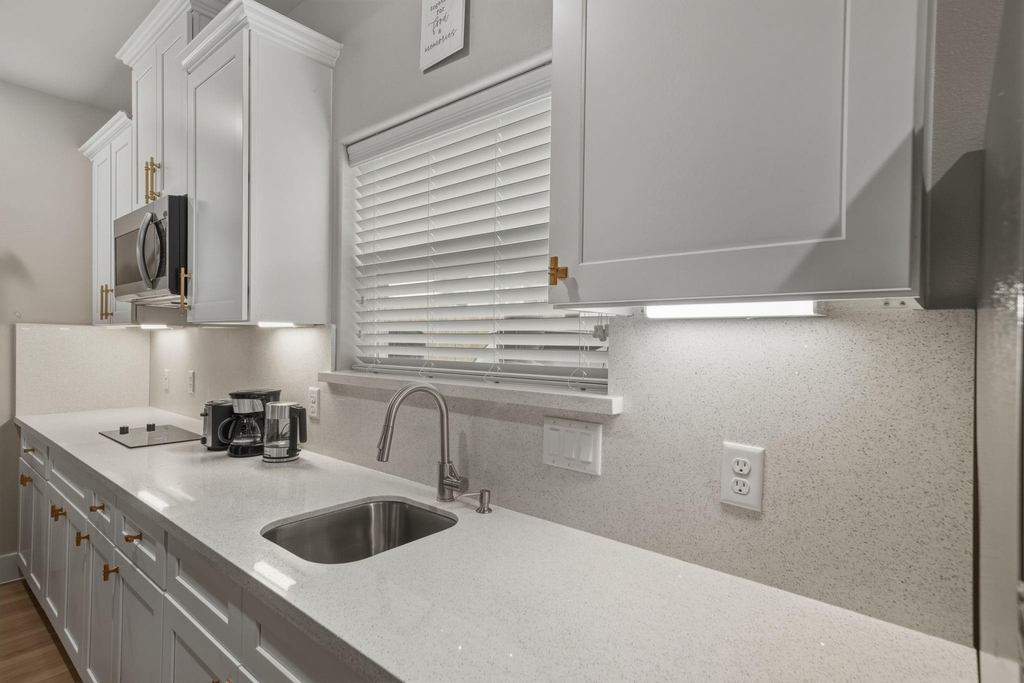 3539 Mt Pleasant Street - Photo 6