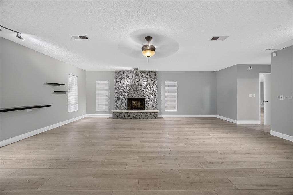 7606 Waunatta Court - Photo 3