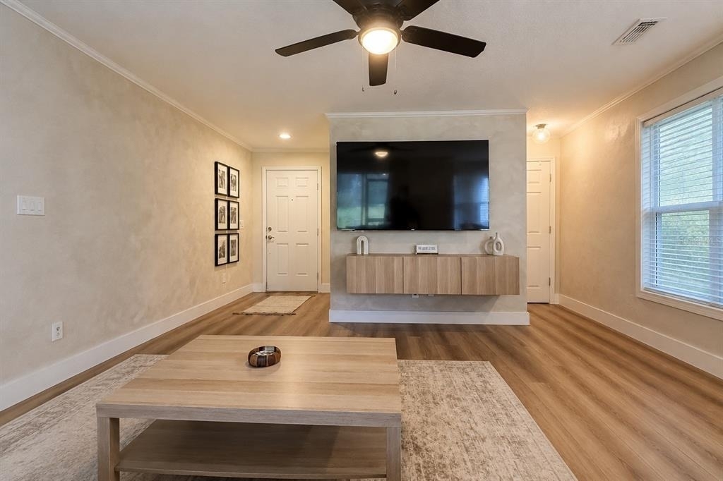 1920 Commander Way - Photo 4