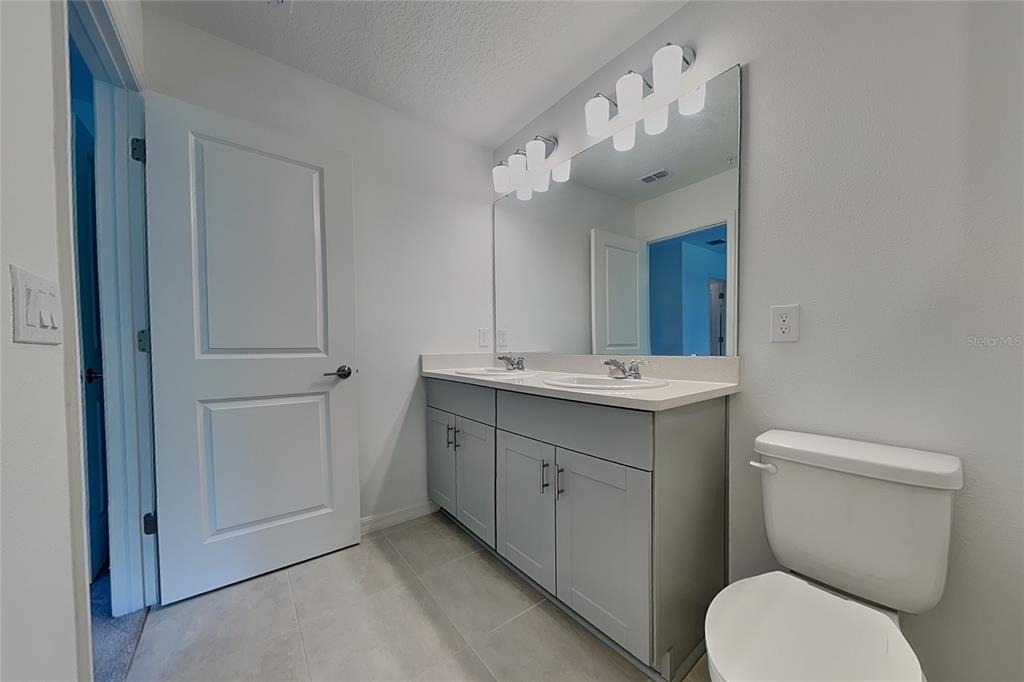 4830 Revolutionary Way - Photo 5