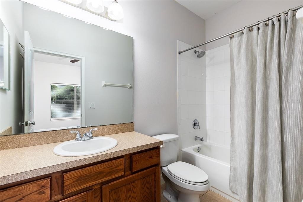 32 W Esther Street - Photo 10
