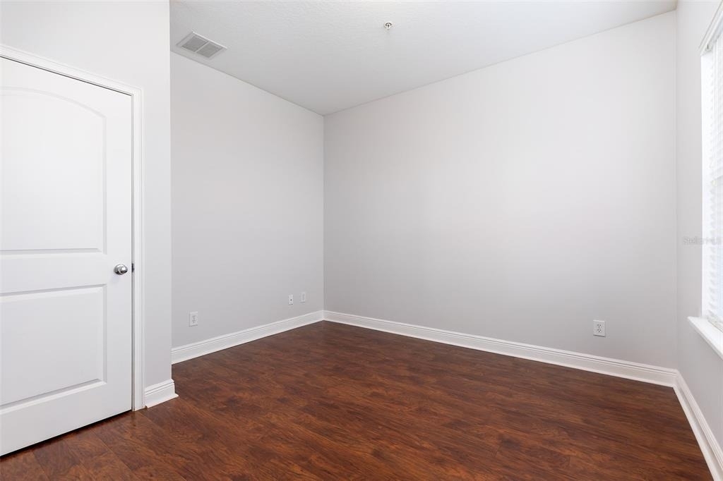 32 W Esther Street - Photo 11
