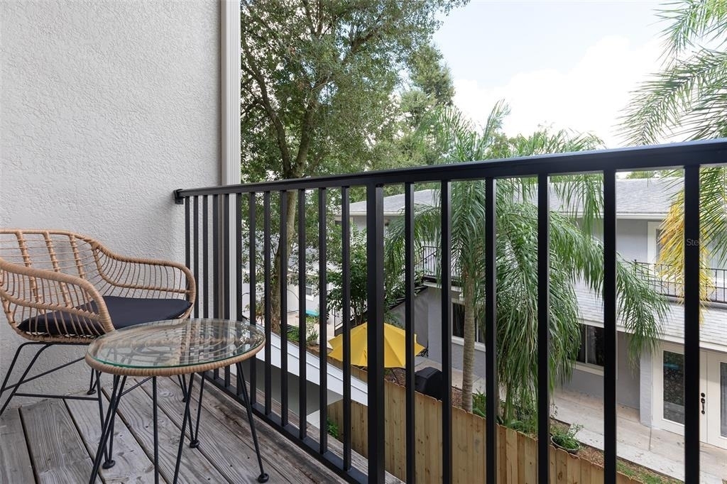 32 W Esther Street - Photo 13