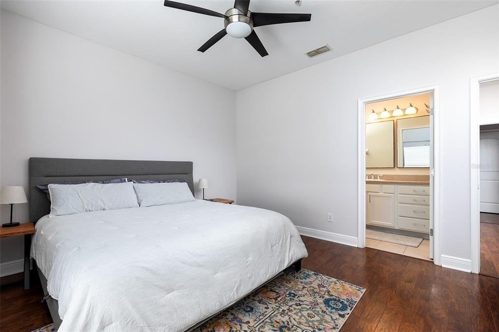32 W Esther Street - Photo 7