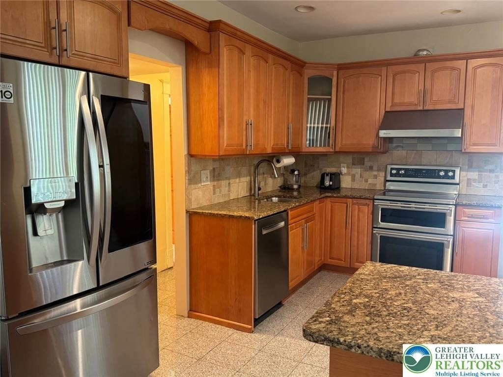 26 Center Ave - Photo 4