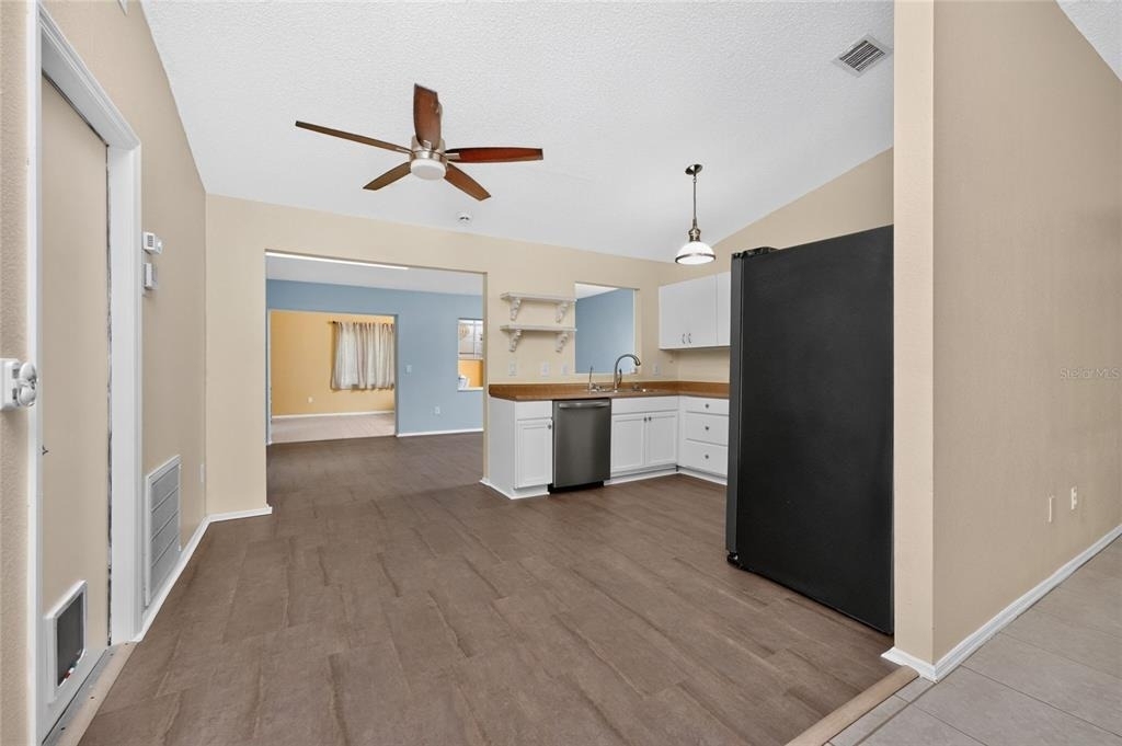 18407 Avon Avenue - Photo 9