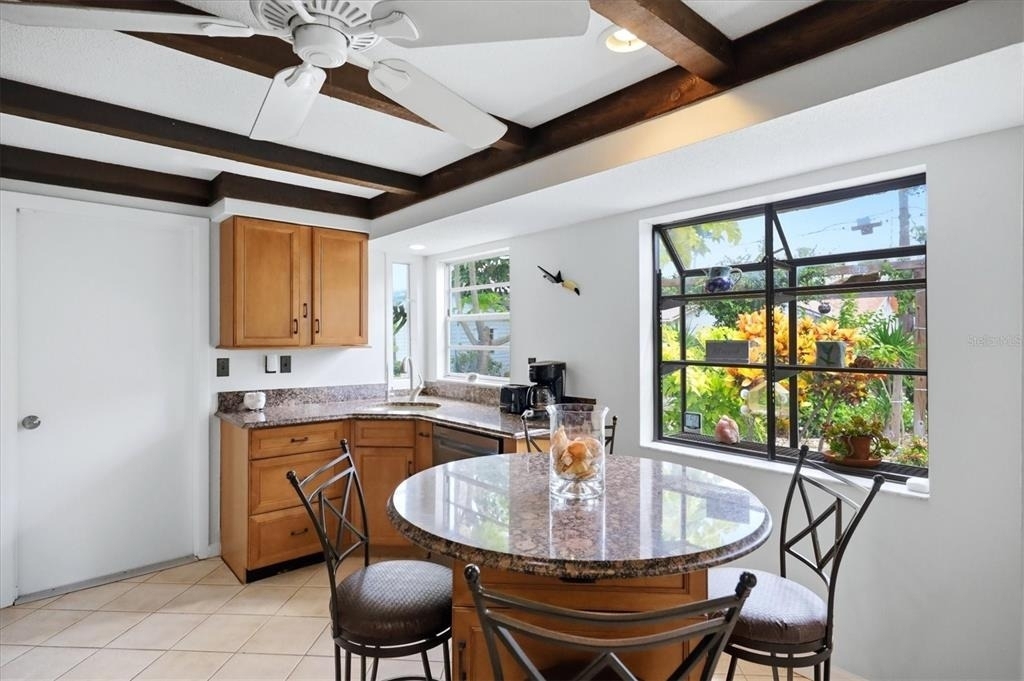 5847 Regent Road - Photo 14