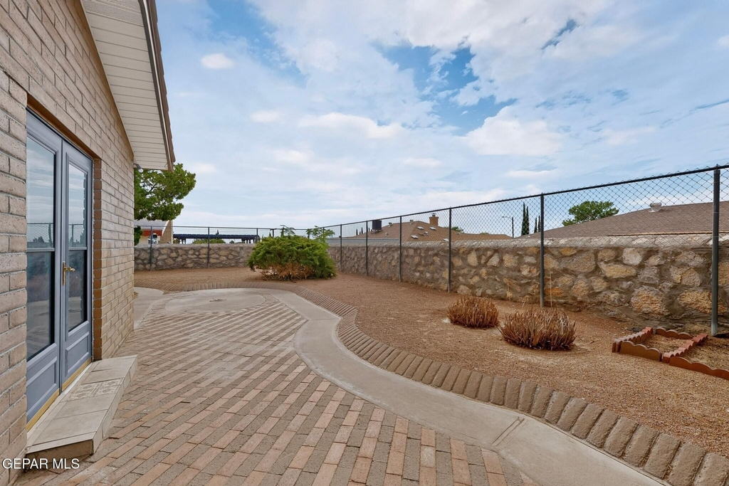 4536 R L Shoemaker Drive - Photo 37