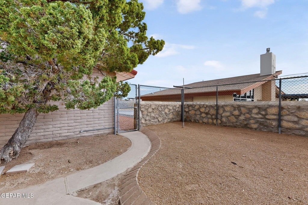 4536 R L Shoemaker Drive - Photo 44