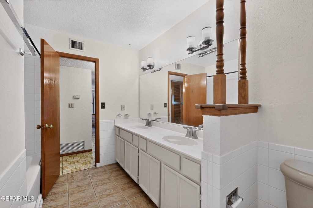 4536 R L Shoemaker Drive - Photo 28