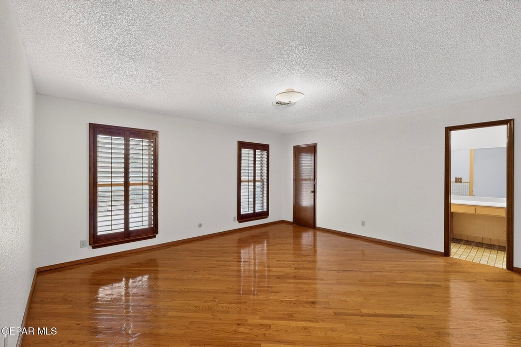 4536 R L Shoemaker Drive - Photo 19