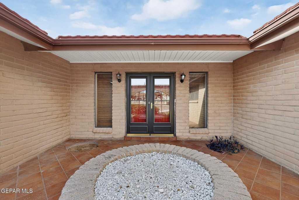 4536 R L Shoemaker Drive - Photo 6