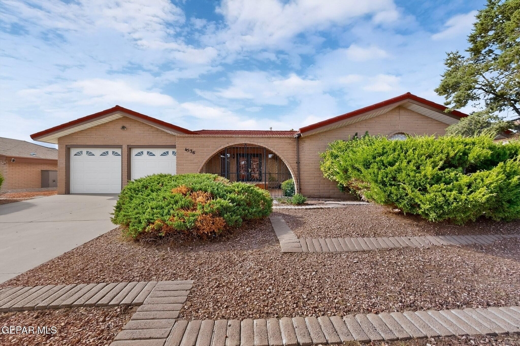 4536 R L Shoemaker Drive - Photo 0