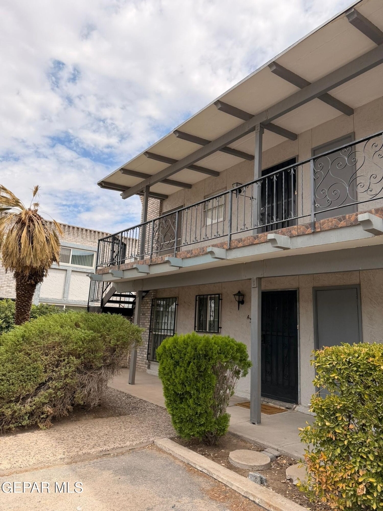 6700 Escondido Drive - Photo 3