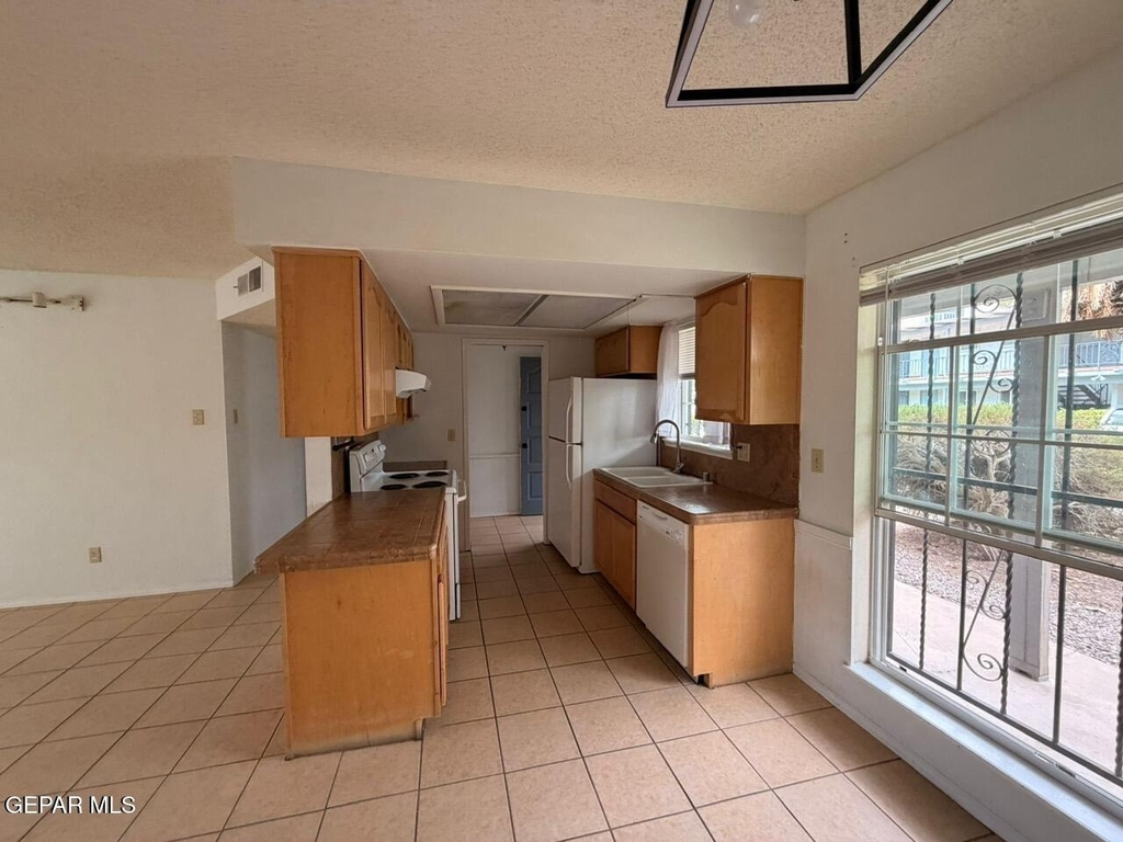 6700 Escondido Drive - Photo 13