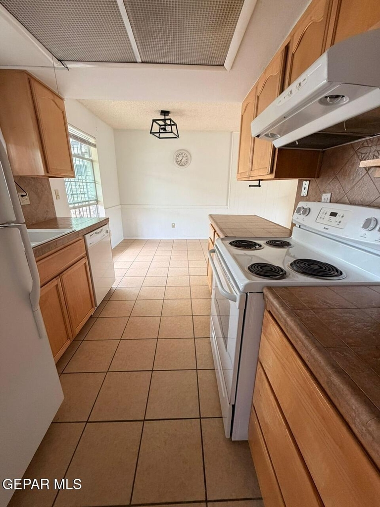 6700 Escondido Drive - Photo 9