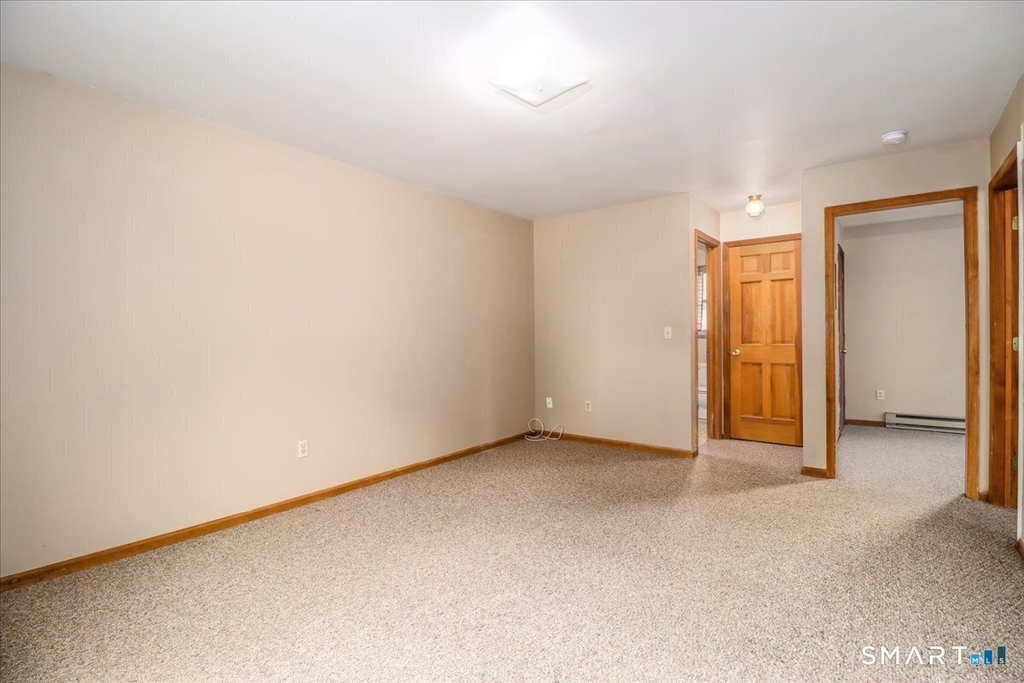 28 Middle Street - Photo 8