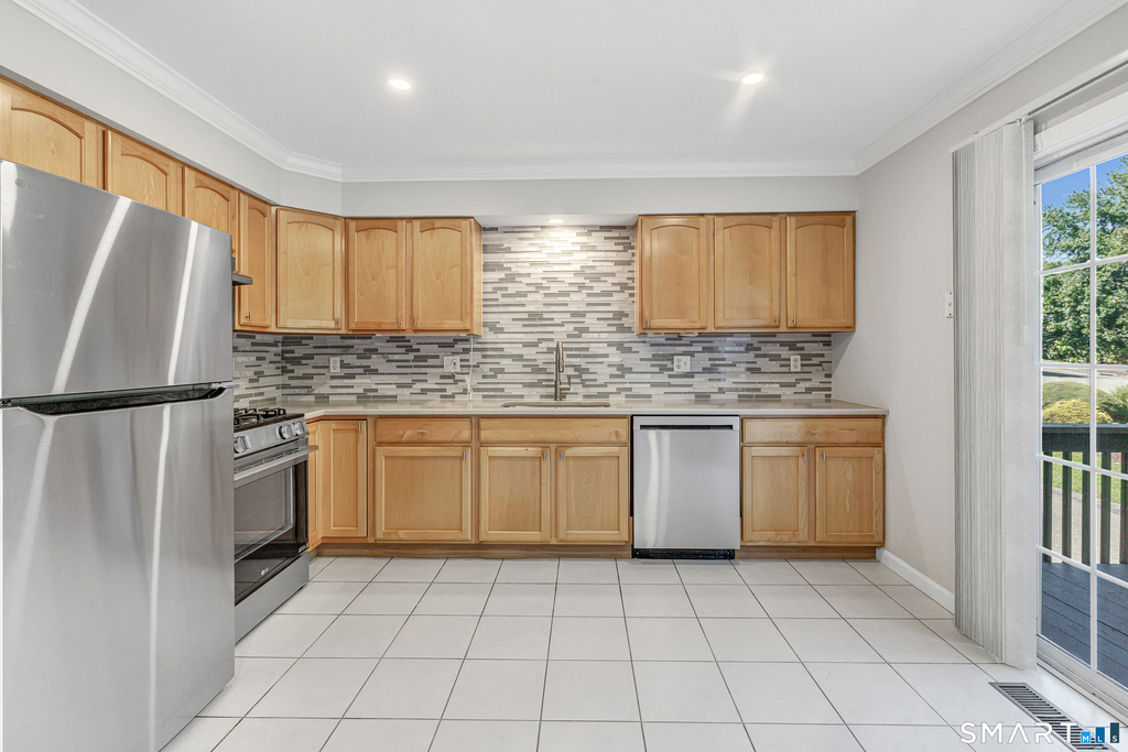 39 Coram Road - Photo 8