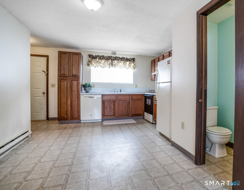 461 Spring Street - Photo 3