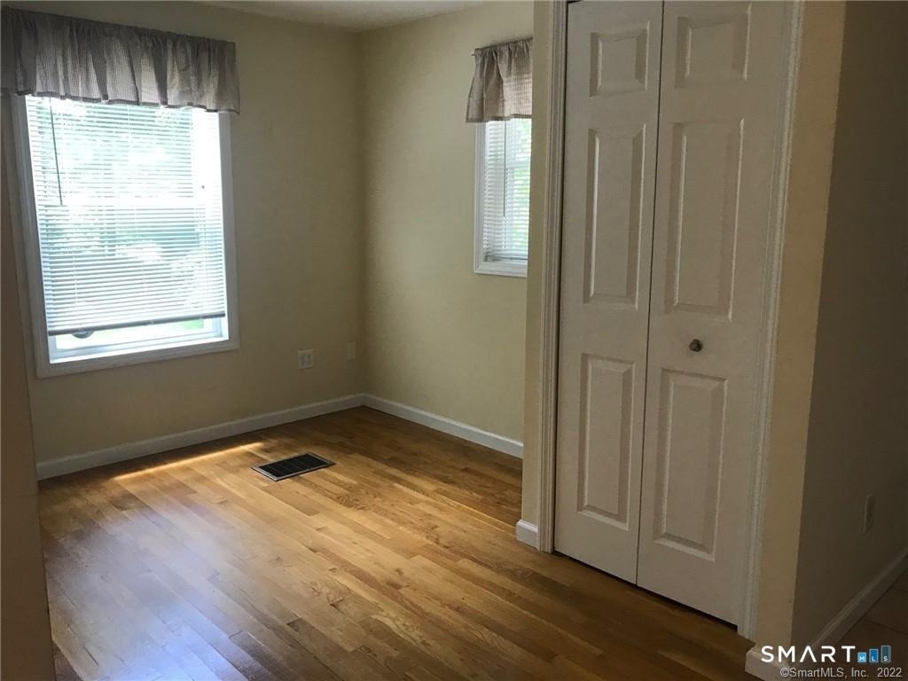 864 Litchfield Turnpike - Photo 7