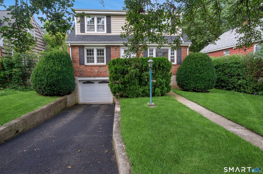 32 Hollow Wood Lane - Photo 1