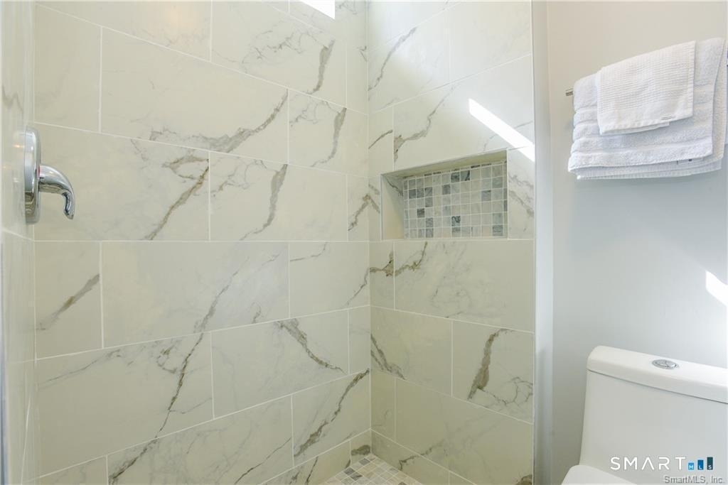 21 Bayview Avenue - Photo 11