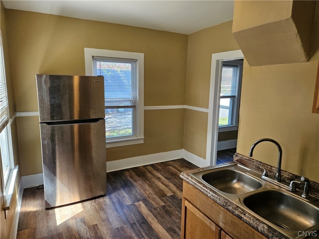 99 Owasco Street - Photo 2