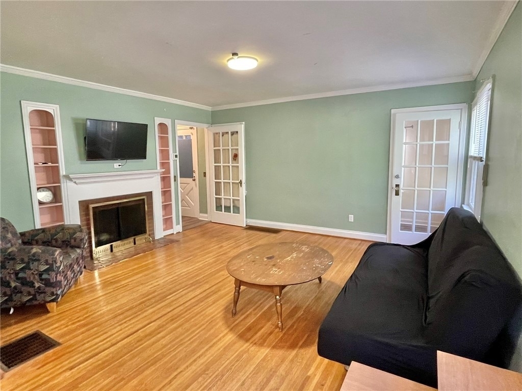 1680 Mount Hope Avenue - Photo 4