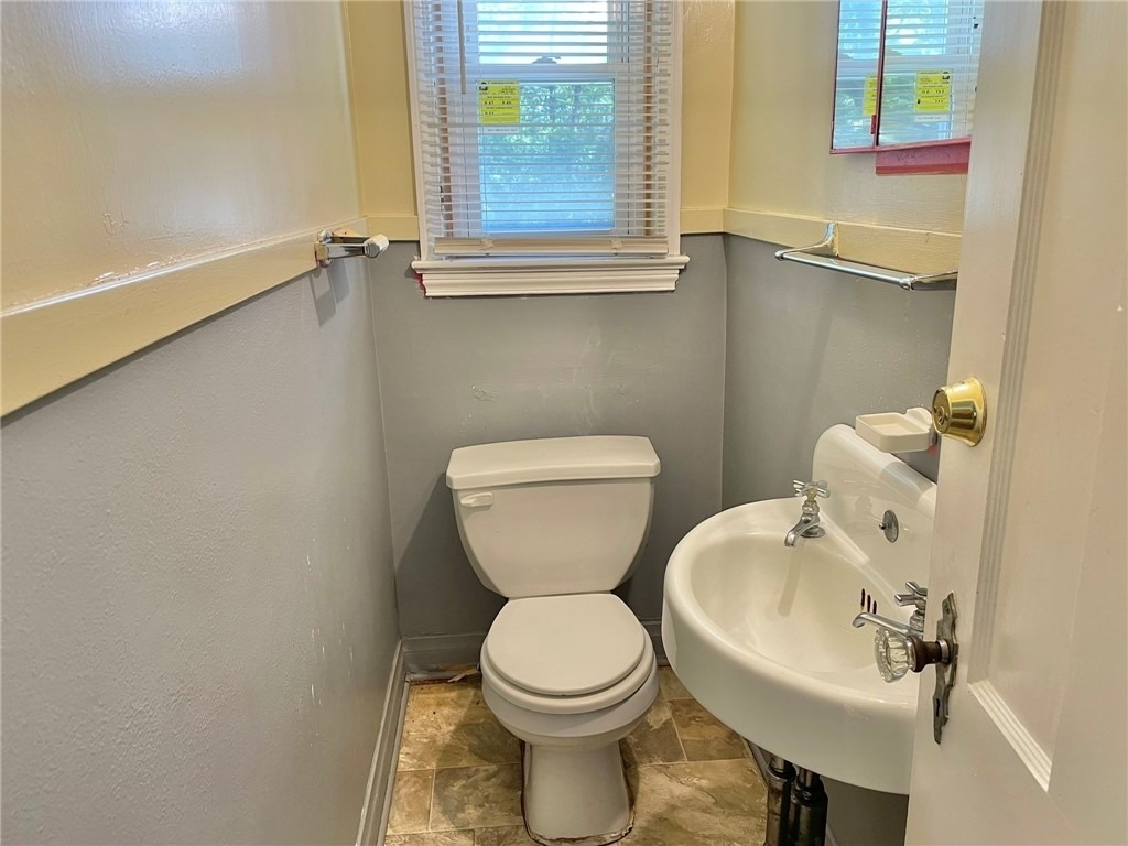 1680 Mount Hope Avenue - Photo 10