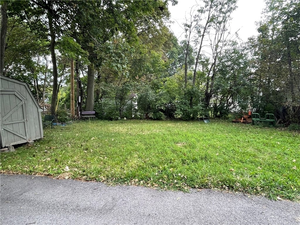 1680 Mount Hope Avenue - Photo 2