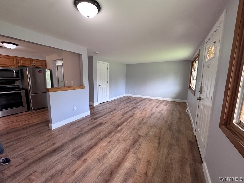 685 Longmeadow Road - Photo 5