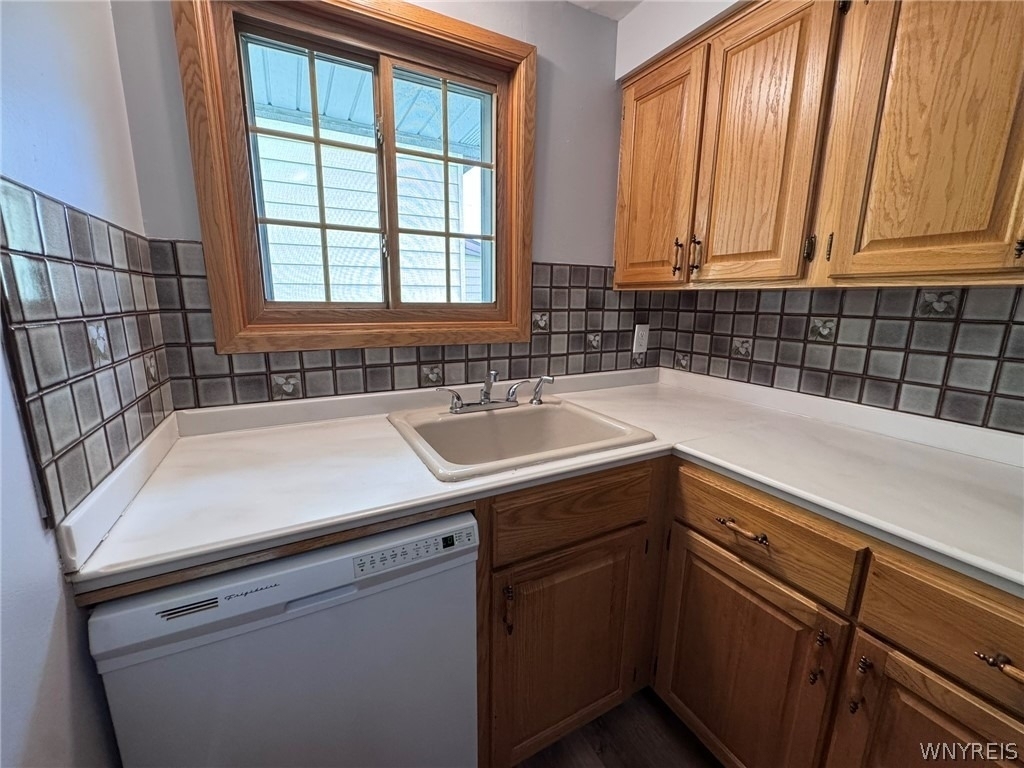 685 Longmeadow Road - Photo 8