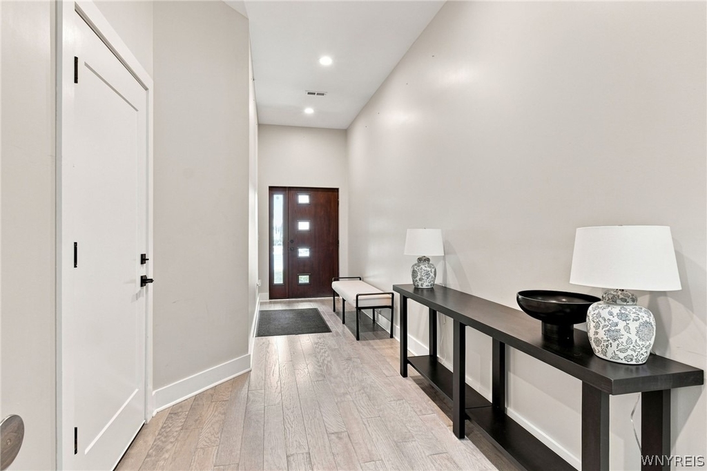 264 Lakefront Boulevard - Photo 2