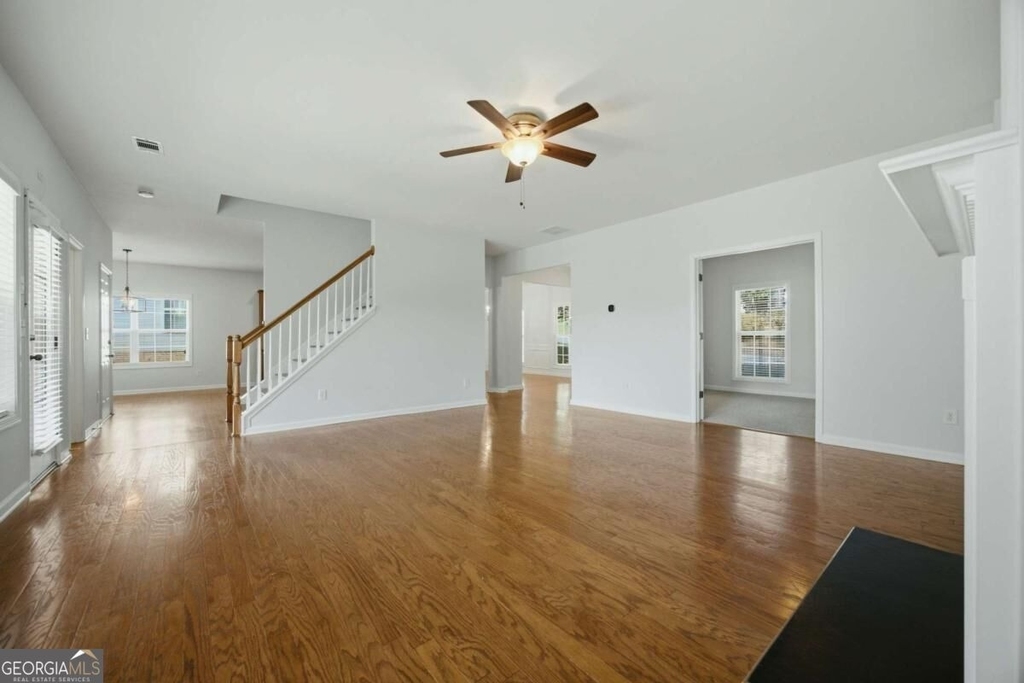 1851 Brighton Boulevard Se - Photo 9