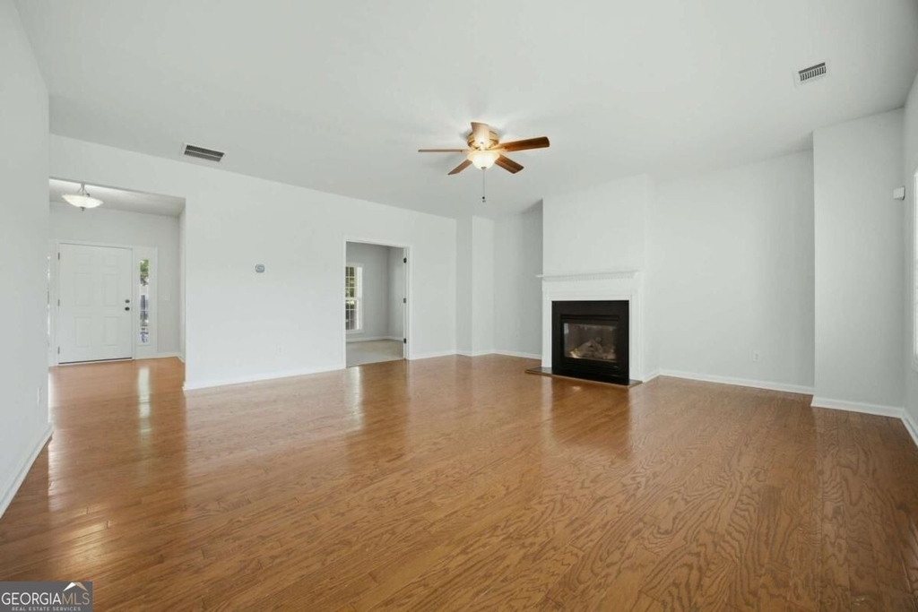 1851 Brighton Boulevard Se - Photo 10