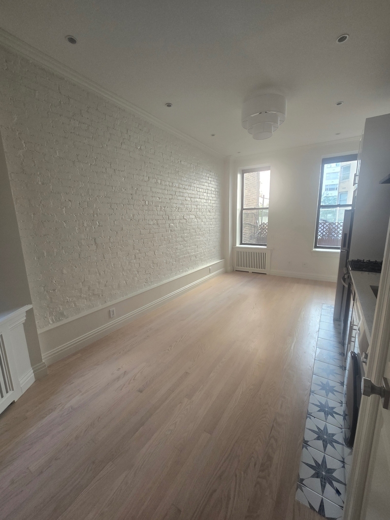 245 East 62nd Street - Photo 3