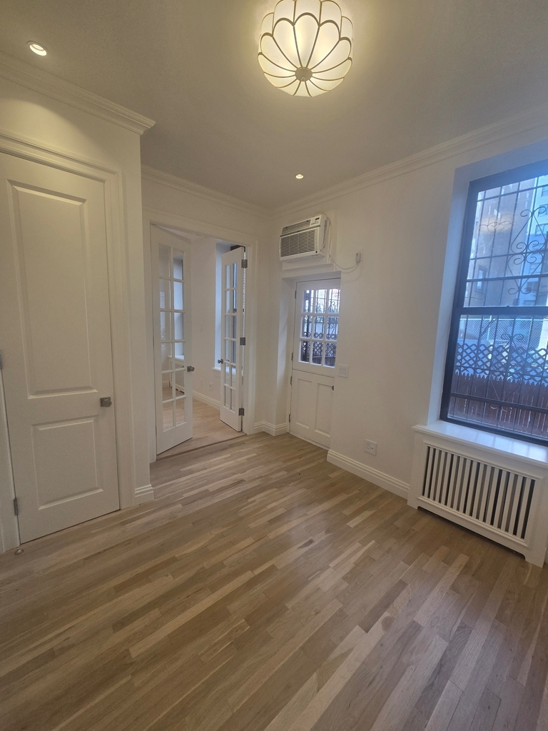 245 East 62nd Street - Photo 6