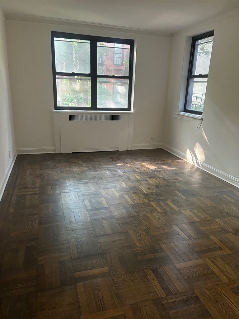 Inwood - Photo 5