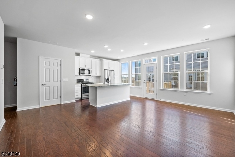 1012 Station Rd - Photo 2