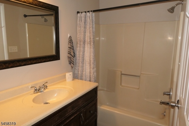 6 Oak St - Photo 3