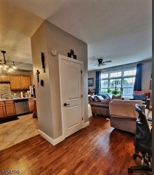 1677 Springfield Ave-8 - Photo 2