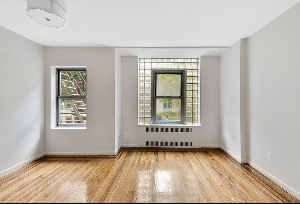  East 31st Street - Photo 2