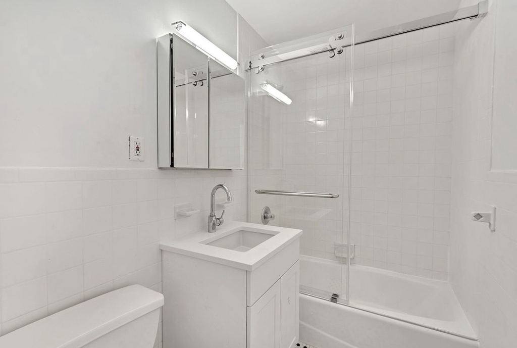  East 31st Street - Photo 4